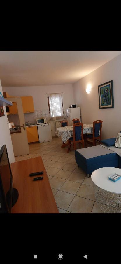 Apartments Graciela Pula Exterior photo